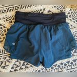 Lululemon Submarine Hotty Hot Shorts, Size 4 Photo 4