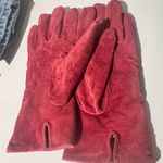 Isotoner Vintage 80s  Women’s Burgundy Suede Gloves Photo 1