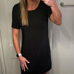 Black Short Sleeve Shift Dress Photo 1