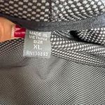 New Balance  women’s. Black and Gray Patterned Jacket Size XL‎ Photo 2