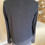 Old Navy  Active Breathe Top NWOT Knot at Waist Photo 2