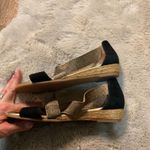 Eric Michael ‎ Sandal Size 40 Strappy Elastic Made In Spain Gold Black Wedge Photo 4