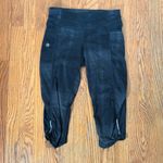 Athleta Be Free Knicker Capri leggings icy haze pattern size XS Photo 1