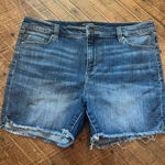 Liverpool distressed cutoff 12/31 classic jean shorts Blue Photo 0