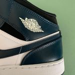 Nike Jordan 1 Mid Photo 4