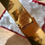 MARC‎ BY MARC JACOBS CREAM ENAMEL GOLD TONED METAL LOGO BANGLE BRACELET 7.5” Photo 5