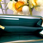 Coach NWOT Signature Leather Zip Around
Long Accordion Wallet Photo 4