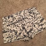 J Brand  Cut off shorts in labyr print Photo 3