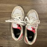 New Balance pink sneakers Photo 1