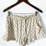 Akaiv Floral Shorts Photo 0