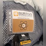 Burton  Formula Women’s Snowboard Insulated Jacket Size Medium Photo 3
