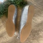 Alex Marie Silver Flats Ladies Size 6 Bows Photo 4