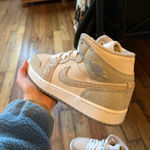Nike Air Jordan 1 Mid SE  Women’s Photo 0