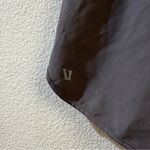 Vuori Women's Clementine Short 2.0 Mid Rise Stylish Activewear Size XS Gray Photo 7