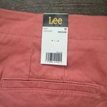 Lee NWT Women’s Utility Bermuda Envy shorts 4 pockets mid rise size 18 Photo 5