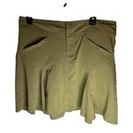 Athleta  Women's All Terrain Skirt Size 10 Green Casual Pockets Photo 0