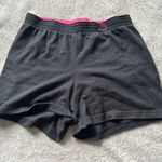 black workout shorts Photo 0
