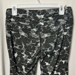 Athleta Black and Gray Patterned Capri Leggings Size Medium Photo 5