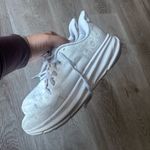 Hoka  Clifton 9 size 9 in white Photo 6