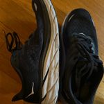Hoka Black & White Clifton 8 Running Shoes, Size 9.5B (Women’s) Photo 4