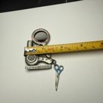 Spoontiques Hairstylist Tools Hairdryer Mirror Brooch Pin Pewter Tone Signed Silver Photo 2