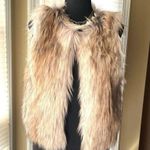 BB Dakota  Faux Furry Vest NWT Photo 0