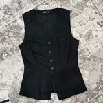 Simply VERA Black Button Photo 0