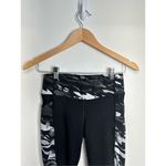 Athleta  Leggins Womens Capri‎ Camouflage Print Black/White Size XS Photo 2