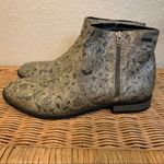 Roxy Black and Gold Filigree Roces Ankle Booties Size 10 Photo 6