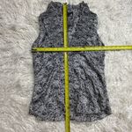 Anne Klein Womens Size 6 Sleeveless Blouse Ruffle Neck Line Black & White Photo 3