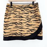 Chico's Zenergy Skort Size 6 UPF Tiger Print Curved Hem Athleisure Golf Travel Photo 1