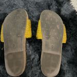 MIA  slide size 9 yellow Photo 3