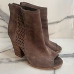 Gianni Bini | Women's Brown Leather Laser Cut Peep Toe Block Heel Boots Sz 7 Photo 0