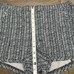 Athleta  Lightweight Active Casual Beach‎ Shorts Black White Size Large Photo 5