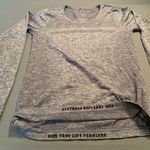 Nike Dri-fit Long Sleeve Work out Tee shirt, thumb holes, size Small Photo 3