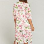 Show Me Your Mumu  Robe Brie Pink and White Floral Design Photo 1