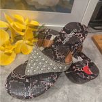 Olivia Miller Womens Thong wedge Sandals Shoes Size 7 snakeskin NEW Photo 6