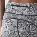 Lululemon Speed Tight V Power Luxtreme Spray Jacquard White Black Size 4 W5AGJS Photo 10