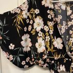 Jon & anna  Contemporary Black Floral Crop Blouse Deep V-Neck Size XL EUC #7769 Photo 3