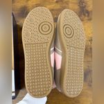 Madden Girl NWT Women's 9.5 M Taupe & Pink Sneakers Kory Photo 4