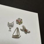 Lot Of 4 Brooch Pins Lobster, Sailboat, Horse Saddle, Etc Silver Photo 2