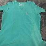FIGS Scrub Top Catarina One-Pocket Women’s surgical green Photo 0