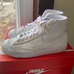 Nike White high tops Photo 0