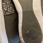 Clarks Womens Sz 8.5 Loafer Cloudsteppers Slip-on Print Wrap Photo 7