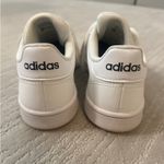 Adidas Grand Court Shoes Photo 5