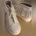 Hollie Watman women white leather fringe platform moccasin sneakers Size9.5 Size 9.5 Photo 3