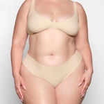 SKIMS  Naked‎ Plunge Bra Sand Size 4X NWT Photo 0