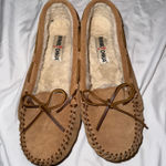 Minnetonka  Moccasins Women’s 8 Suede Brown Slip Ons Photo 0