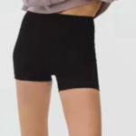 Everlane Perform Bike Shorts Photo 0