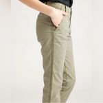 Quince NWT  Stretch Cotton Twill Girlfriend Chino Pants Size 28 Olive Green Photo 2